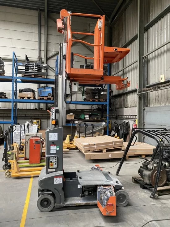 JLG