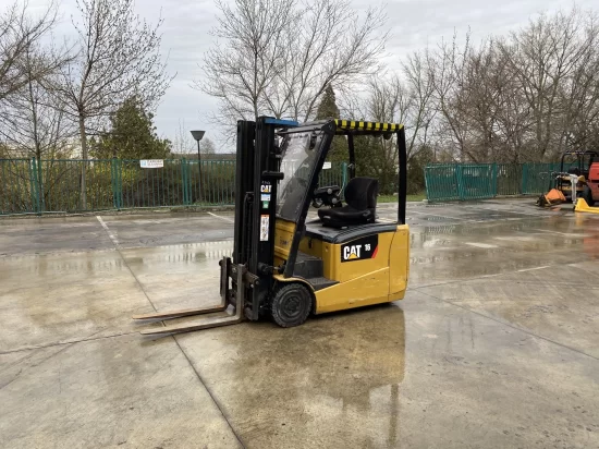 електрокар  CATERPILLAR