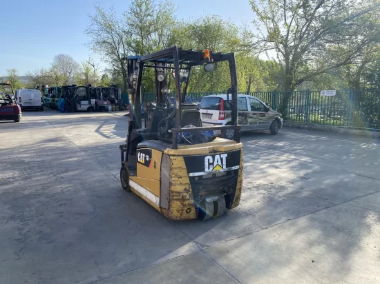 електрокар CATERPILLAR