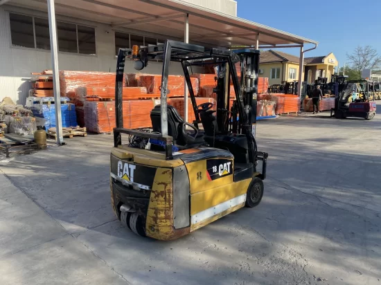 електрокар CATERPILLAR